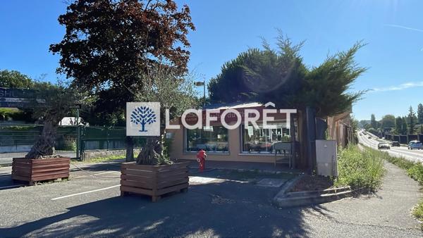 Achat local commercial près de SAINT NOM LA BRETECHE - 4558 m² - 3 275 000 €