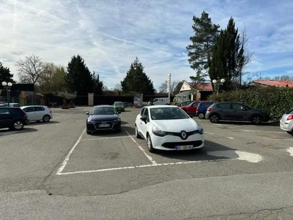 Achat local commercial près de SAINT NOM LA BRETECHE - 4558 m² - 3 275 000 €