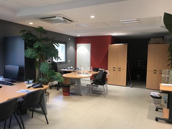 Petit-Bourg (97170) BUREAU RDC