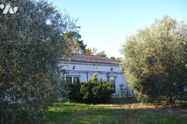 GRANDE VILLA AVEC TERRAIN ATTENNAT DE 2770 m²
