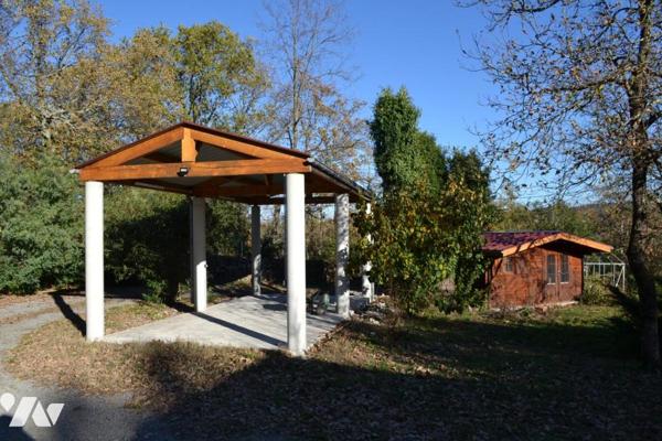 GRANDE VILLA AVEC TERRAIN ATTENNAT DE 2770 m²