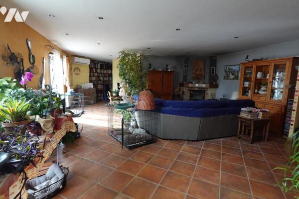GRANDE VILLA AVEC TERRAIN ATTENNAT DE 2770 m²