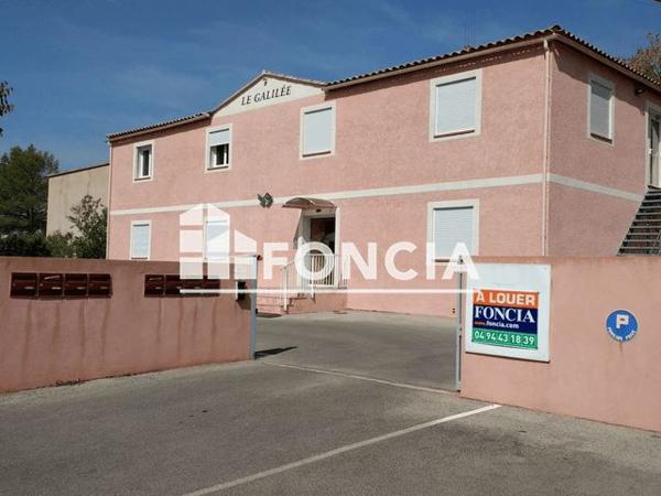 Location Local commercial 2 pièces 54.2 m² - LIEU DIT LA GUEIRANNE Le Cannet Des Maures 83340