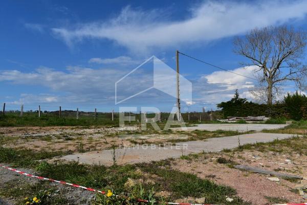 Terrain constructible de 1 120 m² à Vézelin-sur-Loire Vue dégagée Libre constructeur