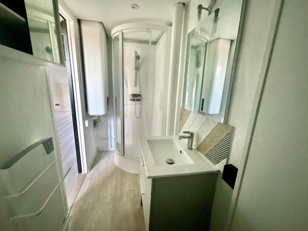 Studio avec mezzanine