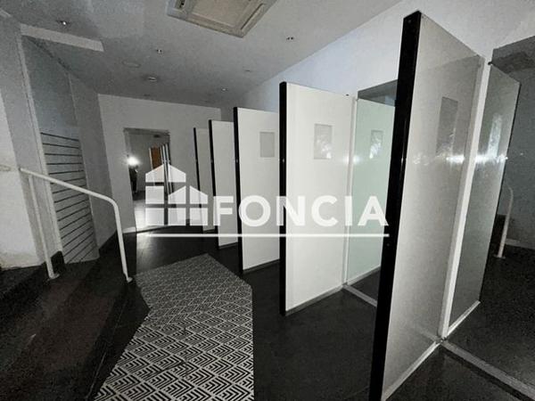 Location Local commercial 5 pièces 204 m² - 5 avenue Paul Langevin Bagnols Sur Ceze 30200