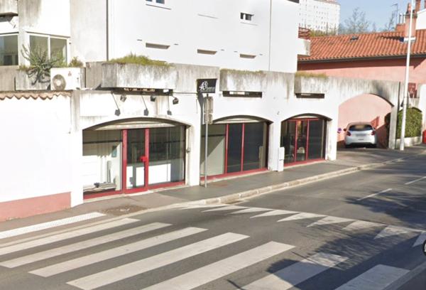 Local/bureau RDC idéal professions libérales à vendre LYON 9EME (69) exclusivité: Local de 86 m² + 45 m² de réserve en sous-sol