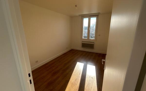 Appartement à louer    3 pièces • 55,67 m2 Mandres-les-Roses