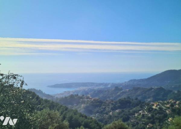 Menton castellar, bergerie en pierre de tailles, vue mer et Montagnes PANORAMIQUE 