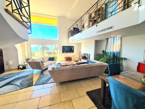 Menton castellar, bergerie en pierre de tailles, vue mer et Montagnes PANORAMIQUE 