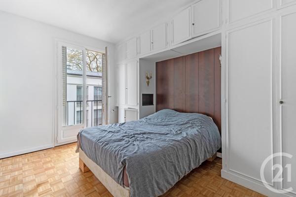 Appartement à vendre  2 pièces - 55,52 m2 PARIS - 75018