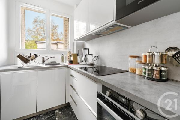 Appartement à vendre  2 pièces - 55,52 m2 PARIS - 75018