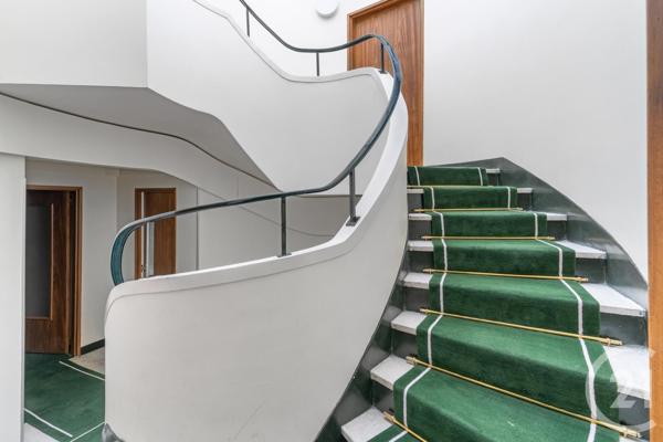 Appartement à vendre  2 pièces - 55,52 m2 PARIS - 75018