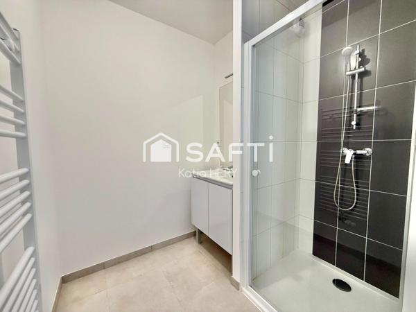 APPARTEMENT AVEC BALCON, CAVE, 2 PARKINGS