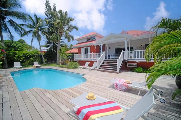 Superbe villa VUE MER avec dépendance T2 et piscine sur plus de 1000 m² de terrain