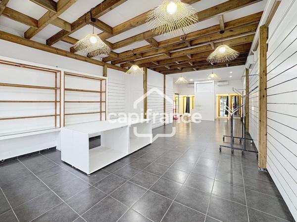 À LOUER – LOCAL COMMERCIAL 130 m² – LE VILLAGE DE JARRY – BAIE-MAHAULT