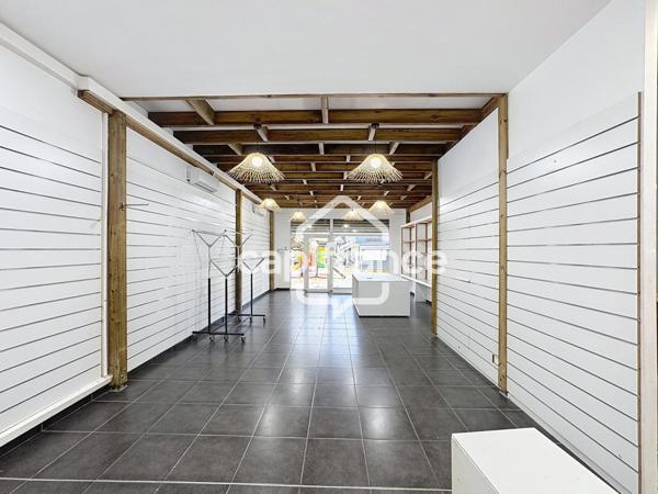 À LOUER – LOCAL COMMERCIAL 130 m² – LE VILLAGE DE JARRY – BAIE-MAHAULT