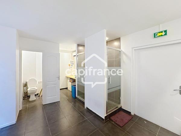 À LOUER – LOCAL COMMERCIAL 130 m² – LE VILLAGE DE JARRY – BAIE-MAHAULT