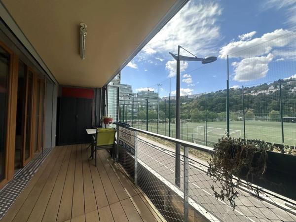 À LOUER APPARTEMENT MEUBLÉ - CONFLUENCE