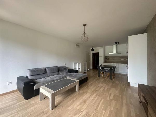 À LOUER APPARTEMENT MEUBLÉ - CONFLUENCE