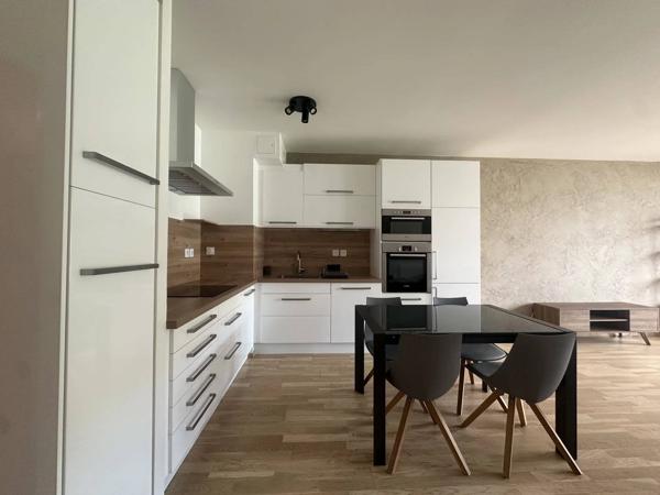 À LOUER APPARTEMENT MEUBLÉ - CONFLUENCE