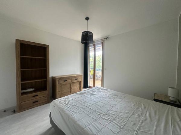 À LOUER APPARTEMENT MEUBLÉ - CONFLUENCE