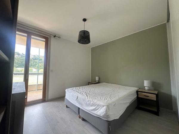 À LOUER APPARTEMENT MEUBLÉ - CONFLUENCE