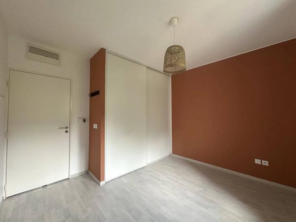À LOUER APPARTEMENT MEUBLÉ - CONFLUENCE