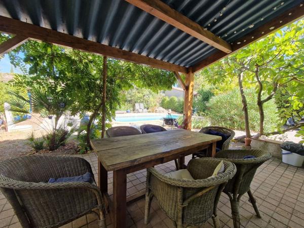 Villa T7 avec piscine, garage et terrain