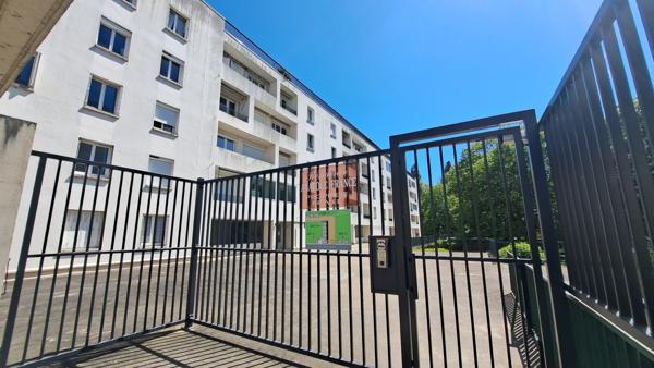 APT 5 PIECES PROCHE CENTRE VILLE ET SECTEUR ILOT DU TISON