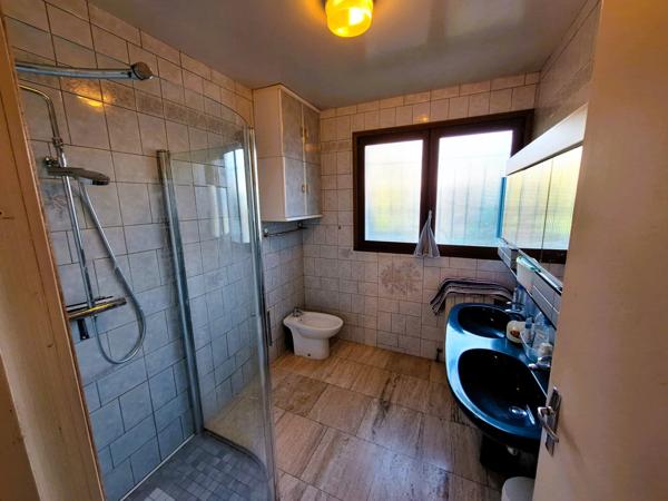 Maison à vendre proche d'Aire sur l'Adour, 202m², 7 chambres dont 1 suite parentale,2 garages et 1 hangar sur 3257m² de terrain arboré