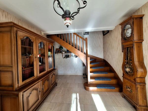 Maison à vendre proche d'Aire sur l'Adour, 202m², 7 chambres dont 1 suite parentale,2 garages et 1 hangar sur 3257m² de terrain arboré