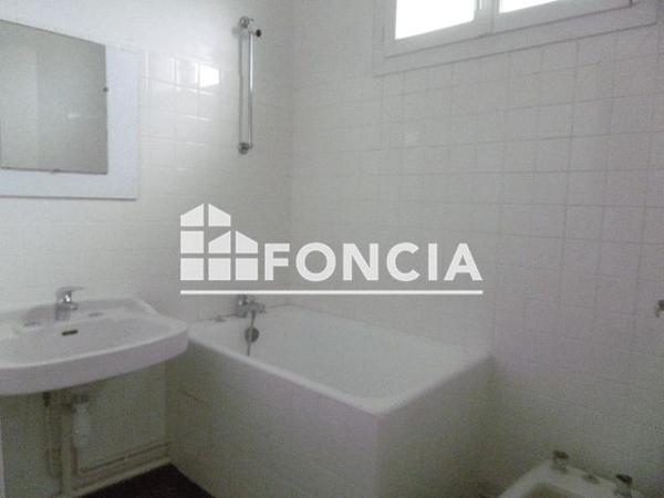 Location Appartement 2 pièces 55.62 m² - 2 RUE DES GRAVAUX La Fleche 72200