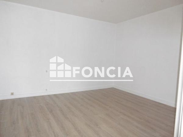 Location Appartement 2 pièces 55.62 m² - 2 RUE DES GRAVAUX La Fleche 72200