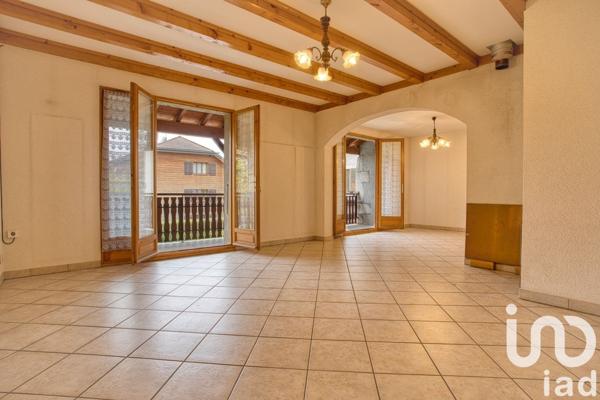 Maison 7 pièces de 150 m² à Saint-Genis-Pouilly (01630)