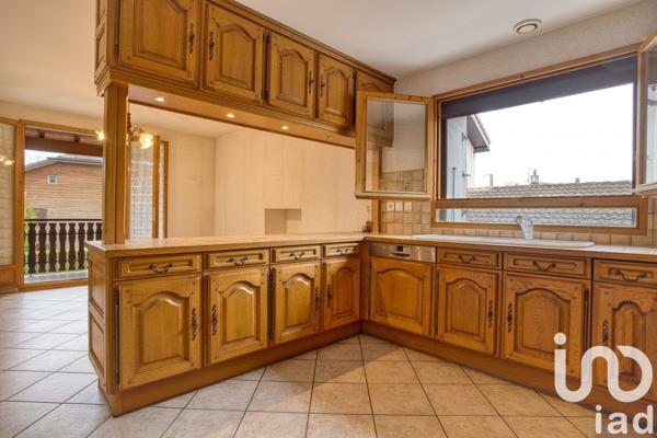 Maison 7 pièces de 150 m² à Saint-Genis-Pouilly (01630)