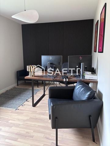 Maison d'architecte contemporaine avec prestations haut de gamme et bel espace extérieur, volumes, lumières et design