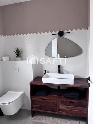 Maison d'architecte contemporaine avec prestations haut de gamme et bel espace extérieur, volumes, lumières et design