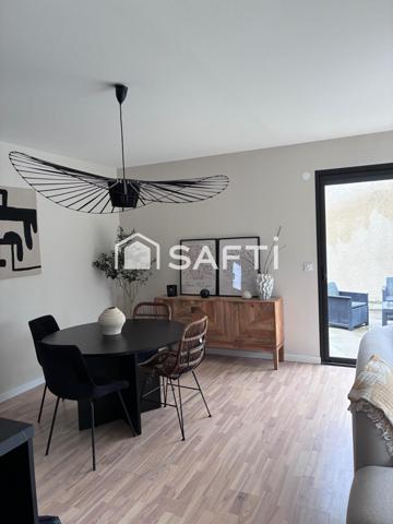 Maison d'architecte contemporaine avec prestations haut de gamme et bel espace extérieur, volumes, lumières et design