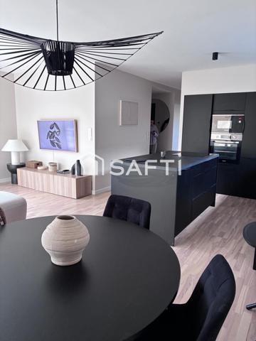 Maison d'architecte contemporaine avec prestations haut de gamme et bel espace extérieur, volumes, lumières et design