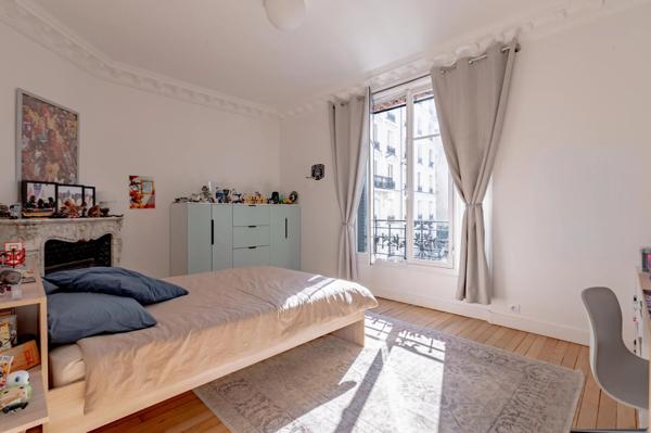 Paris 14 - Maison esprit loft avec fort potentiel