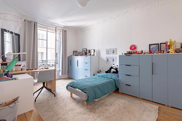 Paris 14 - Maison esprit loft avec fort potentiel