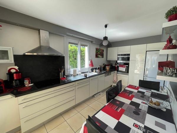 Maison à vendre    6 pièces • 147 m2 Lattes