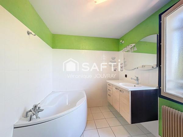 Charmante maison, mitoyenne à deux minutes de Cahors