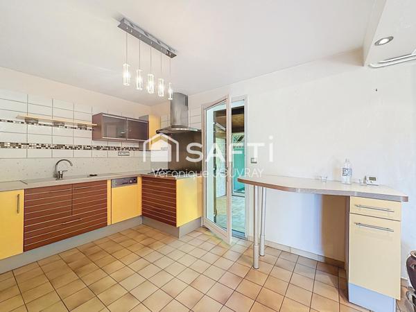 Charmante maison, mitoyenne à deux minutes de Cahors