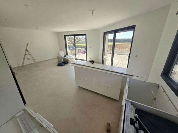 Maison  2026 de plain pied 3ch cuisine équipe