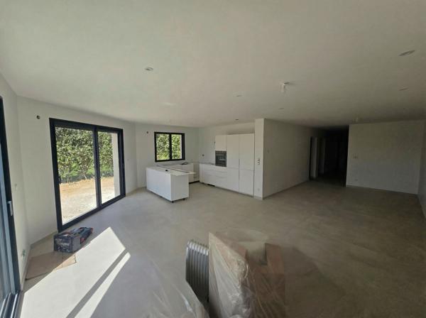 Maison  2026 de plain pied 3ch cuisine équipe