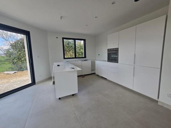 Maison  2026 de plain pied 3ch cuisine équipe