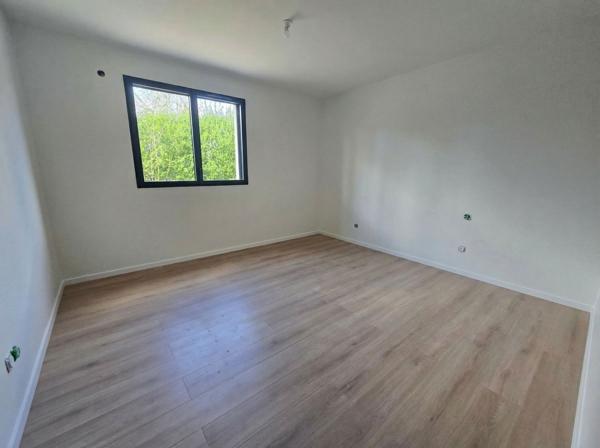 Maison  2026 de plain pied 3ch cuisine équipe