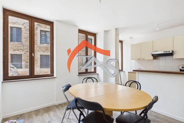 Vente                                                      Appartement
                        
                     2 pièces                      27 m2                     à La Valla-en-Gier